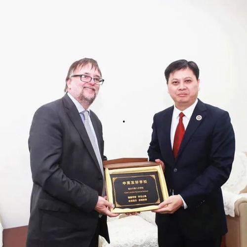 重庆八中校长爆料新闻,揭秘校园内幕与教育真相  第2张